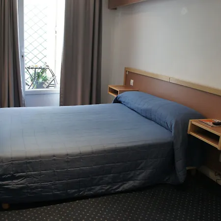 Hôtel Edgar Quinet-3