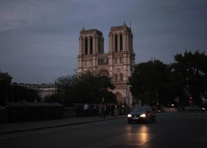 Saint Michel Notre DameHotel Pas Cher Paris